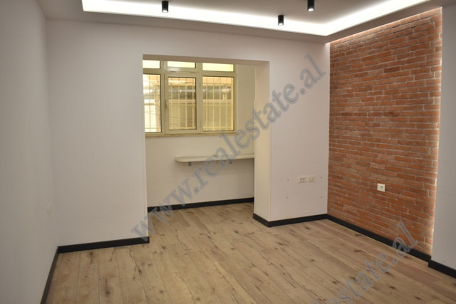 Apartament 1+1 ne shitje ne rrugen Bilal Xhaferri prane Gjimnazit Petro Nini Luarasi ne Tirane.
Poz